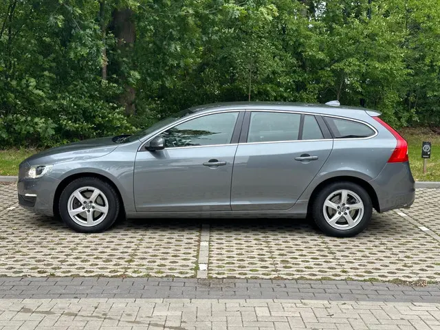Volvo V60 2.0 D2 Nordic+ 1e Eigenaar Dealer 2017 Diesel 8