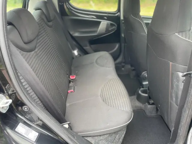Peugeot 107 1.0 Active-Airco-1e eigenaar 2012 Benzine 10
