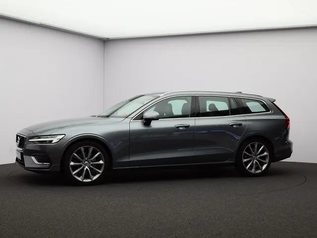 Volvo V60 2.0 T4 Momentum Pro 2019 Benzine 25