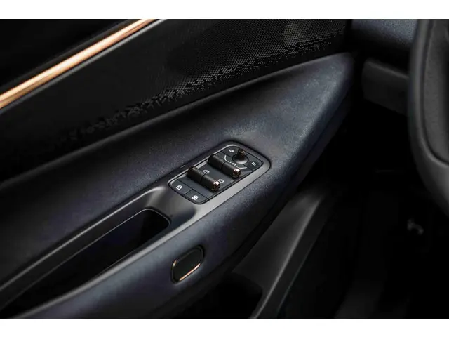 Lynk & Co 08 1.5 More 2026 Hybride Benzine 27