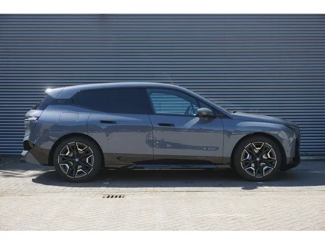 BMW iX xDrive50 2024 Elektrisch 4