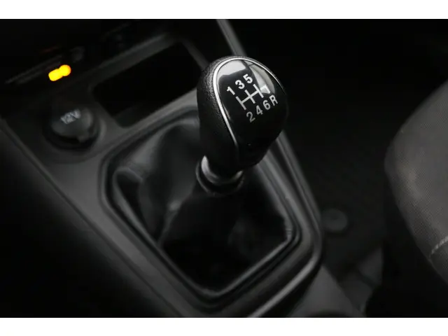 Ford Transit Courier 1.0 Trend EcoBoost S&S 2021 Benzine 32