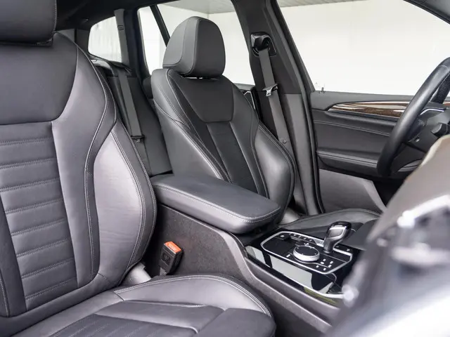 BMW X3 xDrive30e 2022 Hybride Benzine 10