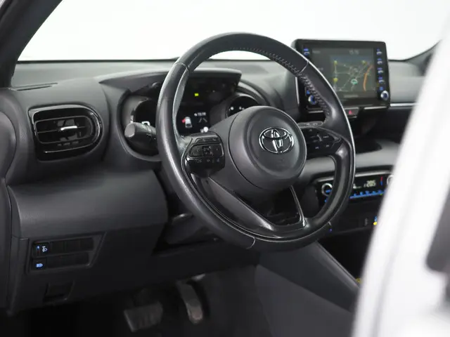 Toyota Yaris 1.5 Hybrid Executive 2022 Hybride Benzine 9