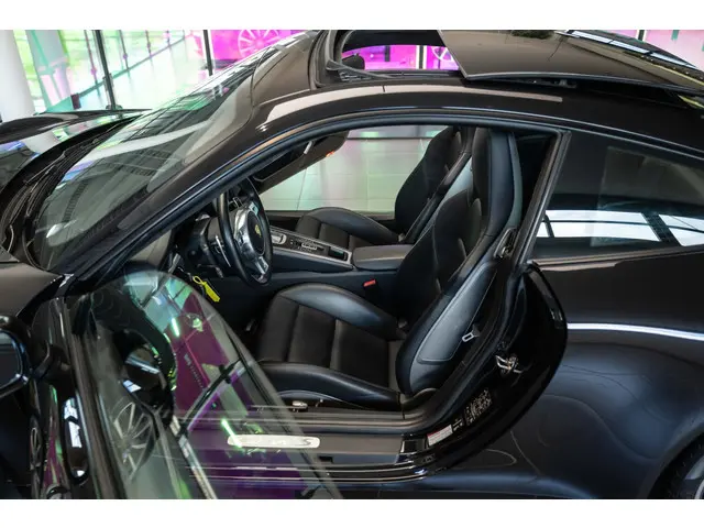 Porsche 911 991 3.8 Carrera S 2013 Benzine 23