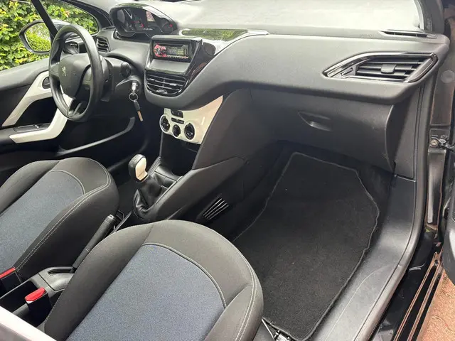 Peugeot 208 1.0 VTi LIKE 2014 Benzine 17