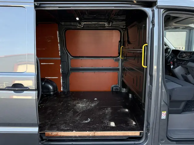 Volkswagen Crafter 35 2.0 TDI L3H2 Highline 2020 Diesel 40