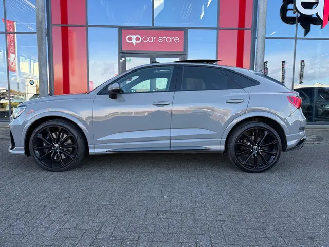 Audi RSQ3 Sportback RS Panorama Full spec 2023 Benzine 4