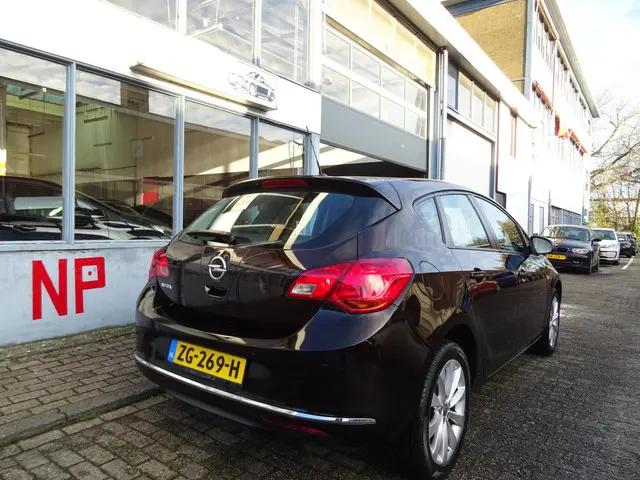 Opel Astra 1.4 Turbo Design Edition 2013 Benzine 11