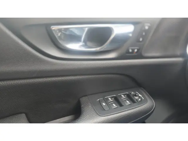 Volvo S60 2.0 T4 R-Design 2020 Benzine 19