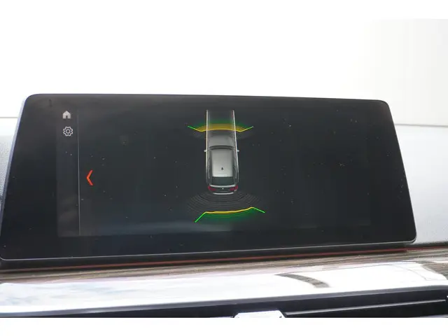 BMW 5 Serie Touring 520i 2018 Benzine 17