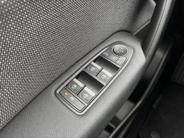 Renault Captur 1.3 mild hybrid 160 techno 2025 Benzine 18