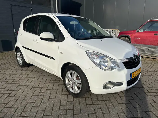 Opel Agila 1.2 Edition 2012 Benzine 3