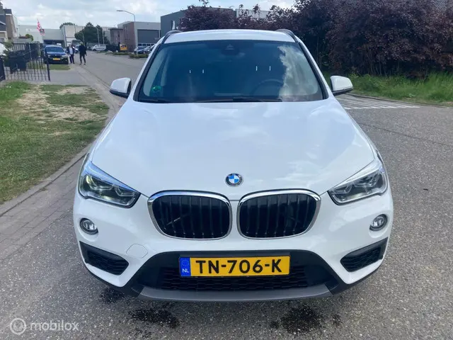 BMW X1 20i High Executive leder aut camera 2018 Benzine 3