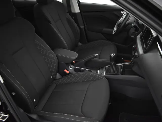 Škoda Kamiq 1.0 Tsi 110pk Ambition 2023 Benzine 11