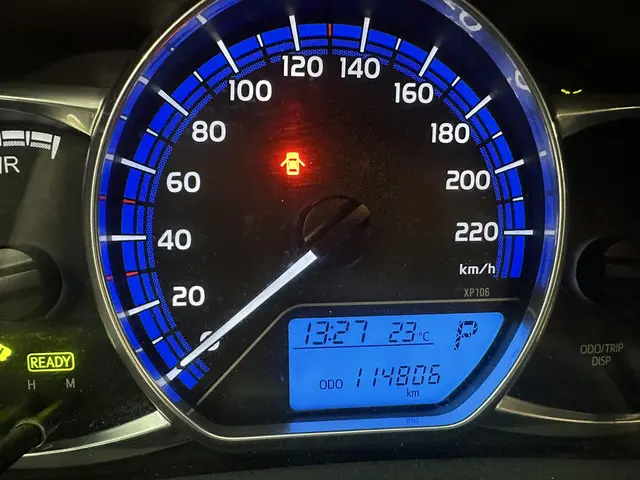 Toyota Yaris 1.5 Hybrid Comfort 2015 Hybride Benzine 17