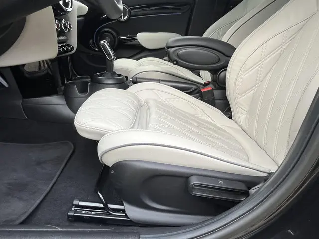 MINI Cooper 1.5 Classic 2023 Benzine 19