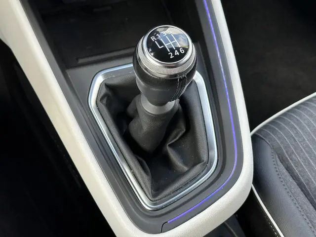 Renault Clio TCe 90 Techno 2023 Benzine 24