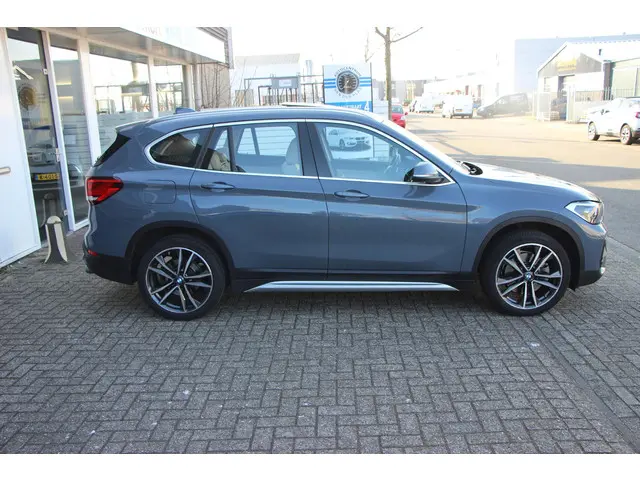 BMW X1 sDrive20i High Executive 2020 Benzine 23