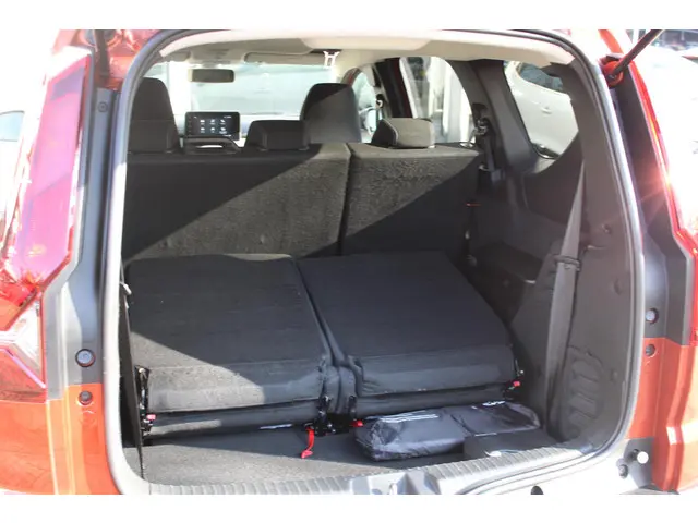 Dacia Jogger 1.0 TCe 110 Extreme 2023 Benzine 33