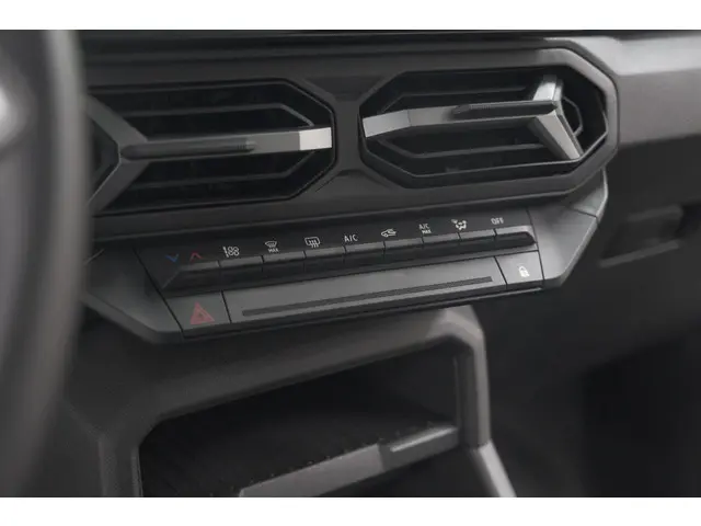 Dacia Duster Mild Hybrid 130 Expression 2025 Benzine 57