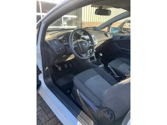 Ford Fiesta 1.25 2015 Benzine 4