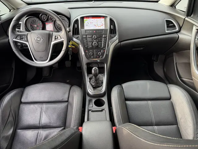 Opel Astra 1.6 Turbo Cosmo 2014 Benzine 14