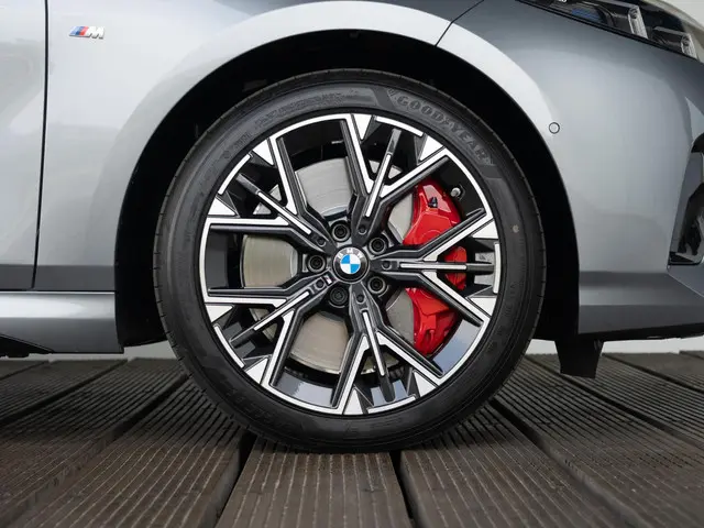BMW 1 Serie 120 2025 Benzine 6