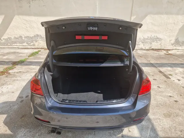 BMW 3 Serie 328i Executive 2012 Benzine 8