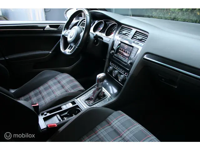 Volkswagen Golf 2.0 TSI GTI 2013 Benzine 26