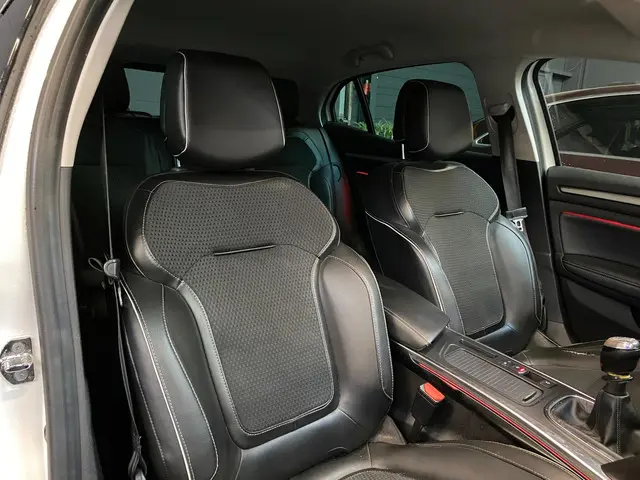 Renault Mégane 1.2 TCe Bose NAVI HUD 132 PK 2016 Benzine 44