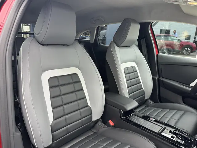 Citroën C4 1.2 Hybrid 145 PK Max 2025 Hybride Benzine 36