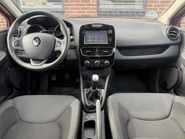 Renault Clio 0.9 TCe Limited 2018 Benzine 24