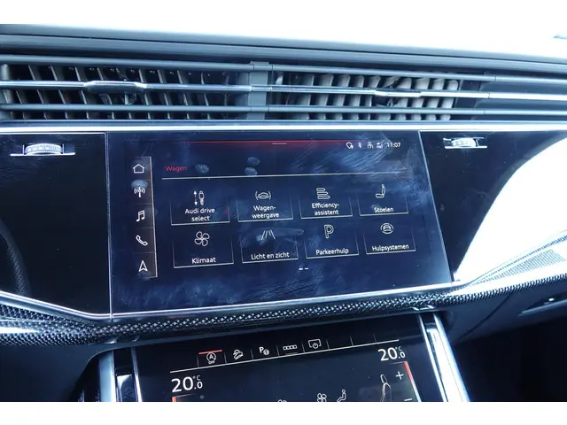 Audi SQ8 4.0 TFSI quattro 2021 Benzine 32