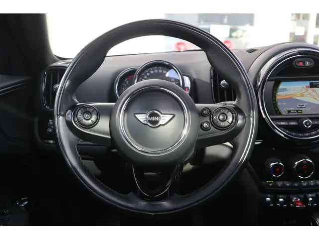MINI Countryman Mini 1.5 Cooper Salt 2017 Benzine 32