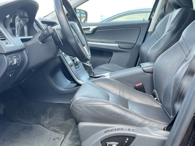 Volvo XC60 2.0 D4 190 PK FWD AUTOMAAT Summum 2017 Diesel 4