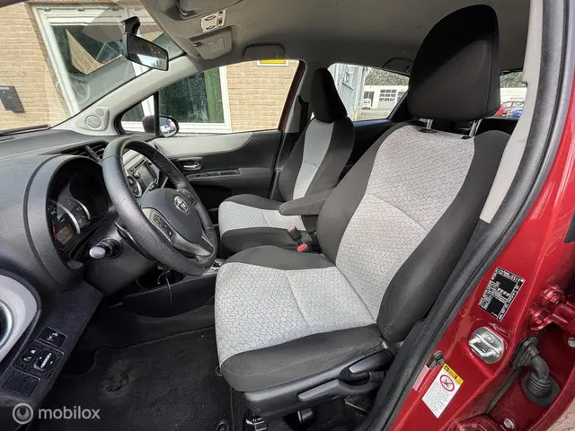 Toyota Yaris 1.3 VVT-i Dynamic / Garantie ! 2012 Benzine 9