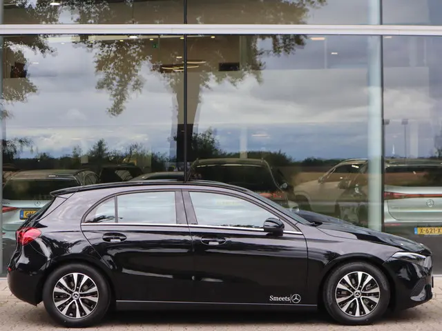 Mercedes-Benz A-Klasse 180 Star Edition 2025 Benzine 6