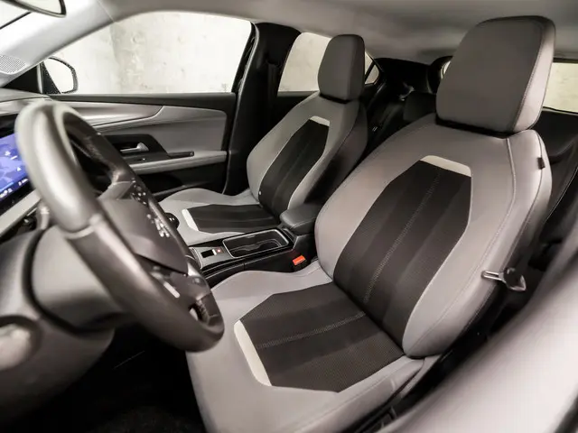 Opel Mokka 1.2 Sport 2022 Benzine 18