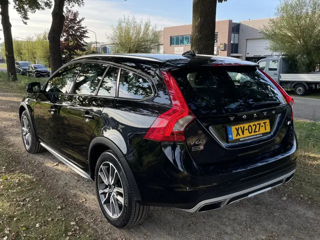 Volvo V60 Cross Country 2.0 T5 Polar+ 2019 Benzine 6