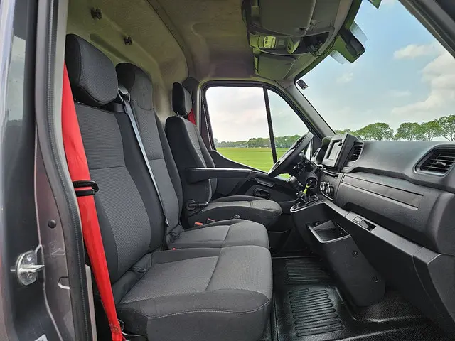 Renault Master 2.3 2023 Diesel 7