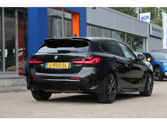 BMW 1 Serie 120i High Executive Edition 2021 Benzine 17