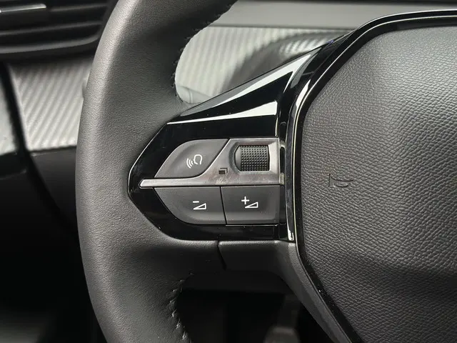 Peugeot 2008 1.2 PureTech 100 Allure 2024 Benzine 25