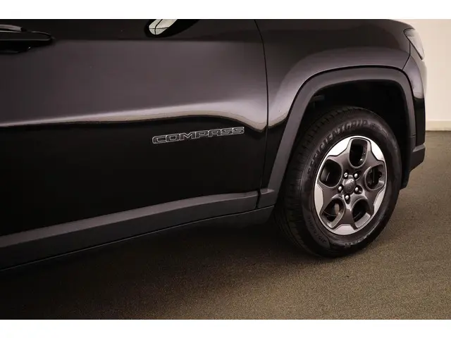 Jeep Compass 1.4 MultiAir Limited 4x4 2017 Benzine 26