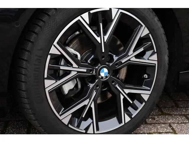 BMW 1 Serie 120 M-Sport 2024 Benzine 56