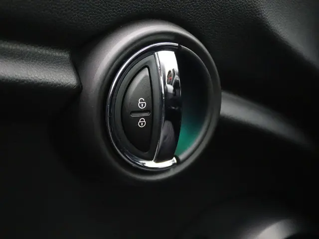 MINI 3-Deurs Cooper 2020 Benzine 13