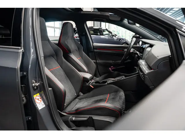 Volkswagen Golf 2.0 TSI GTI 2022 Benzine 18