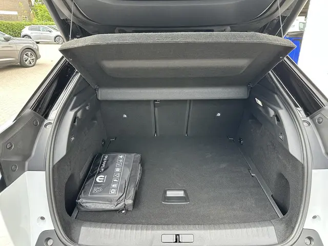 Peugeot 3008 1.2 Hybrid 145 GT 2024 Hybride Benzine 31