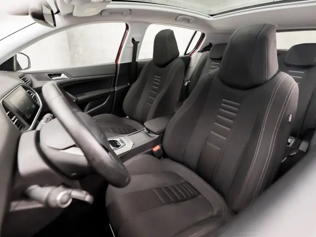 Peugeot 308 1.2 e-THP Sport 2014 Benzine 14