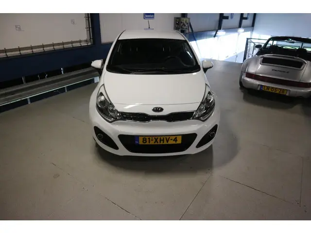 Kia Rio 1.2 CVVT Plus Pack / Velg / WHITE PACK ! ! 2012 Benzine 5